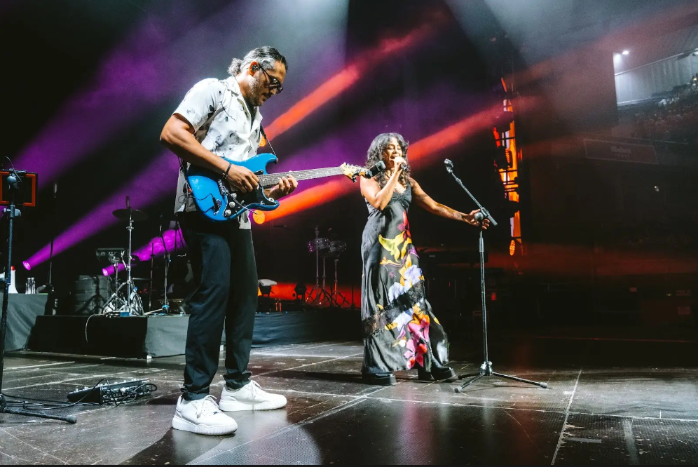 MarteOvenuS conquistó España junto a Juan Luis Guerra